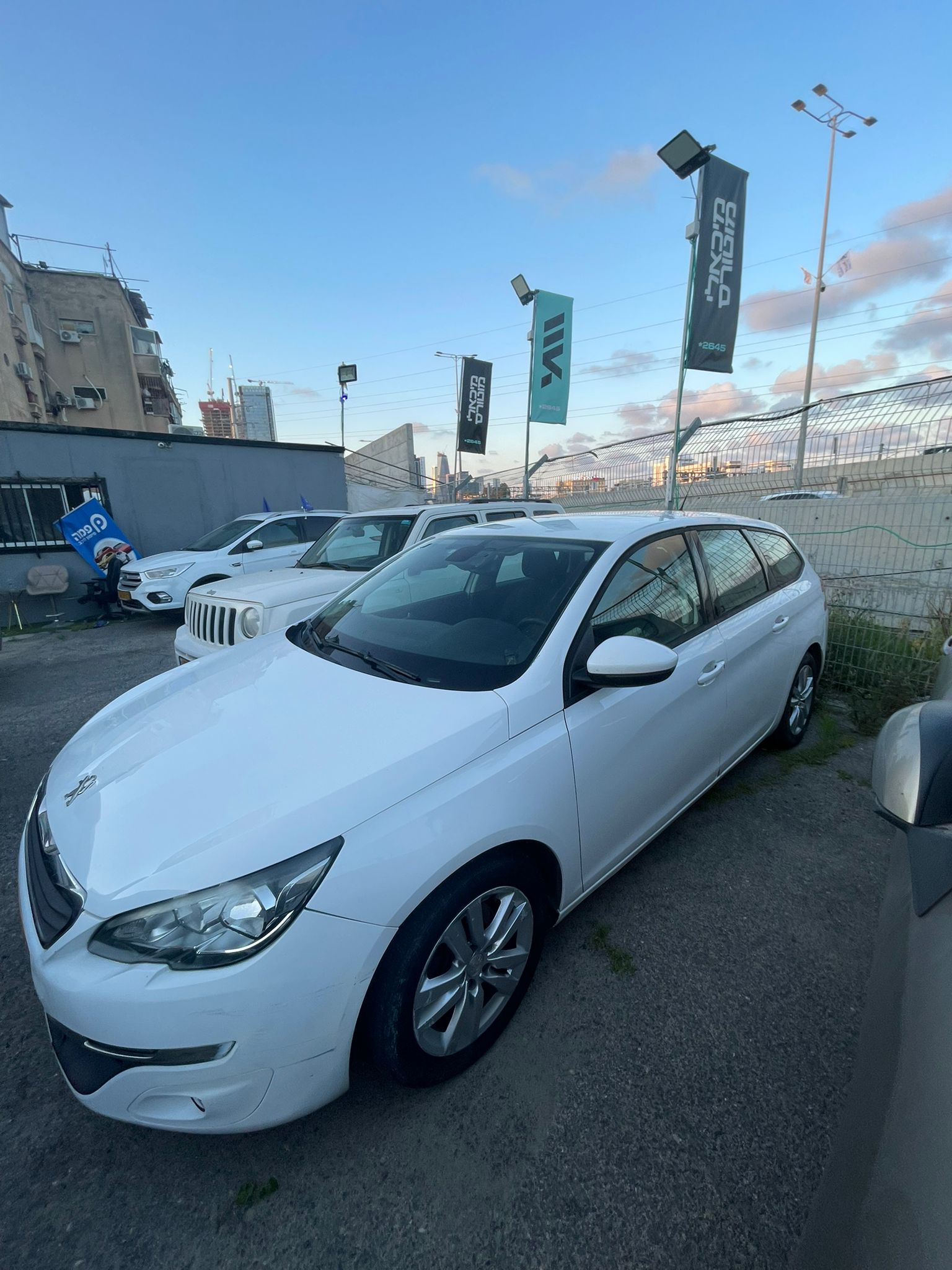 פיג'ו 308 SW 2016 - תמונה 2